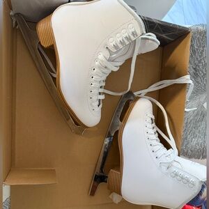 Women's Classic White Ice Skates